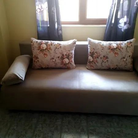 милани Apartament *