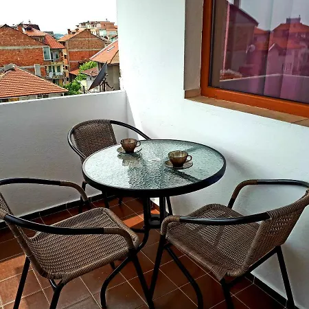 милани Apartament *